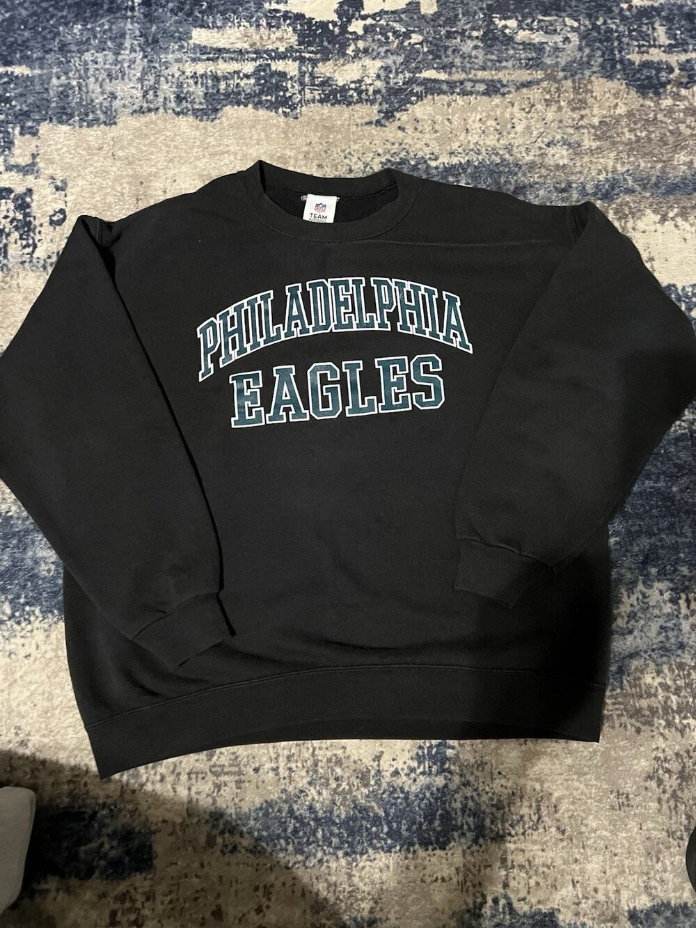 Size L- NFL Team Apparel Philadelphia Eagles NFL Crewneck Sweatshirt Black